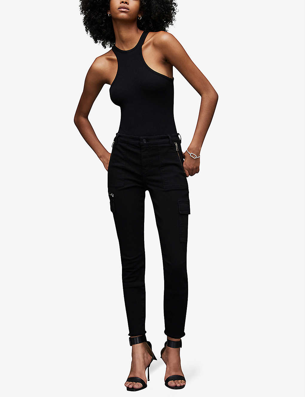 Comfortable slim high-waisted black cargo jeans for women