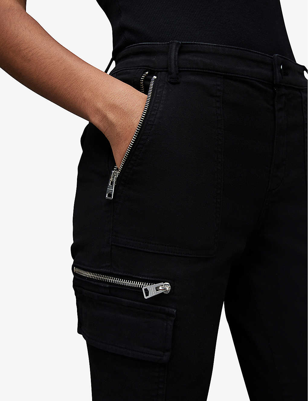 Comfortable slim high-waisted black cargo jeans for women